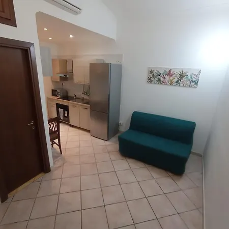 Casa Di Roberto - Metro E Servizi A Due Passi! Apartamento