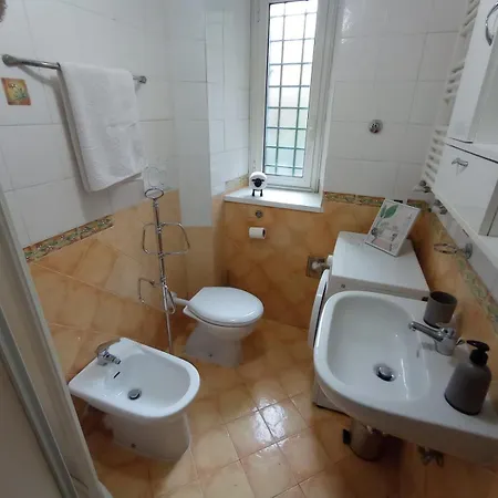 Casa Di Roberto - Metro E Servizi A Due Passi! Apartamento