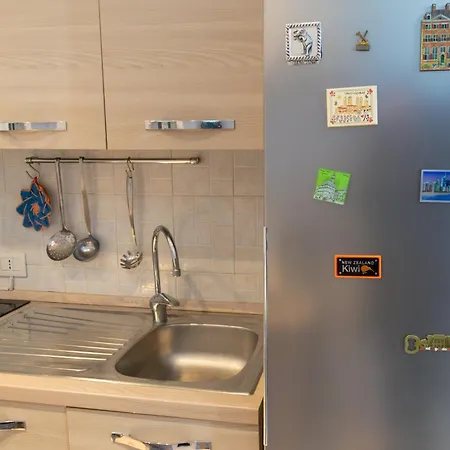 Casa Di Roberto - Metro E Servizi A Due Passi! Apartamento