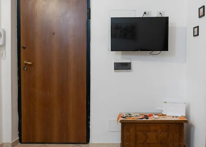 Casa Di Roberto - Metro E Servizi A Due Passi! Apartamento *