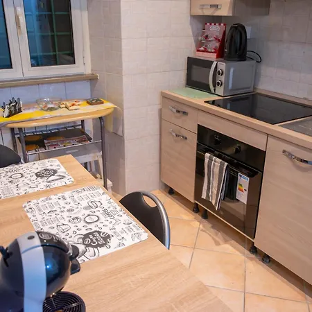Apartment Casa Di Roberto - Metro E Servizi A Due Passi! Rome