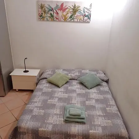 Apartment Casa Di Roberto - Metro E Servizi A Due Passi! Rome