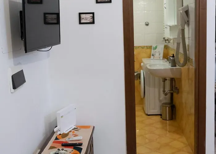 Casa Di Roberto - Metro E Servizi A Due Passi! 公寓 *