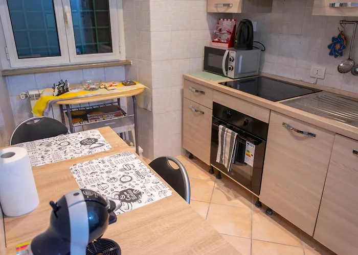 Apartment Casa Di Roberto - Metro E Servizi A Due Passi! Rome